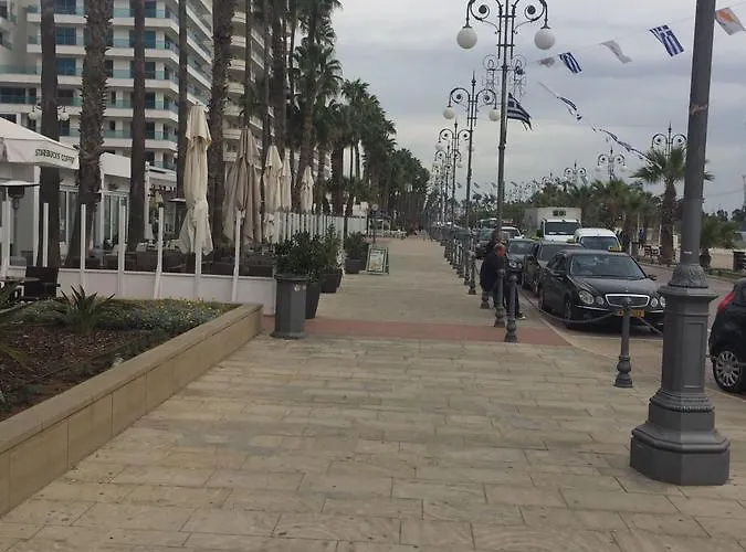 Nautilus Tourist Aparthotel Larnaca