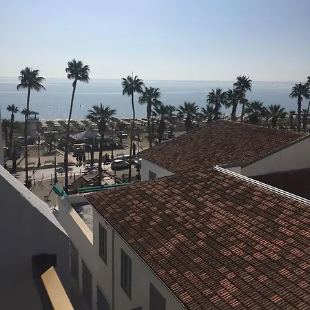 Nautilus Tourist Aparthotel 4*
